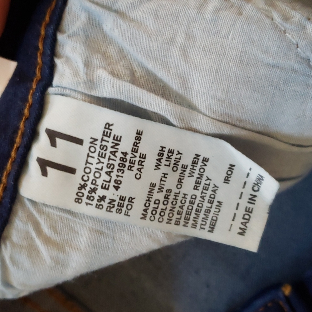 NWT distressed high waisted jegging - Picture 5 of 6
